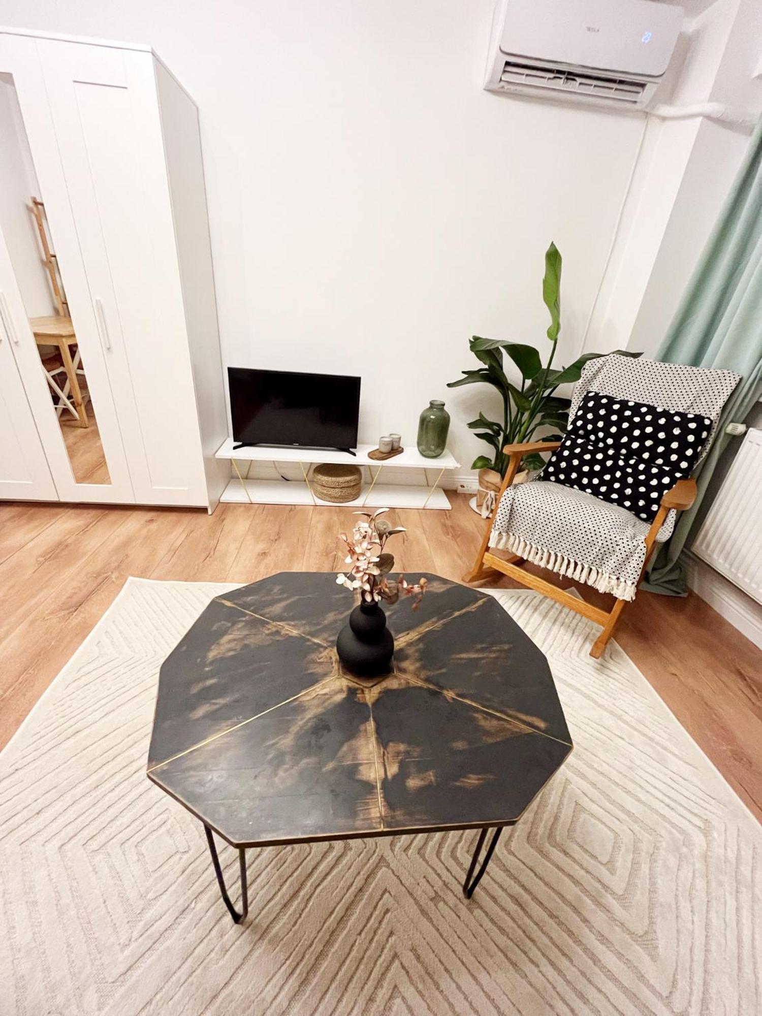 Lola'S Apartament Close To City Center Bucureşti Eksteriør bilde